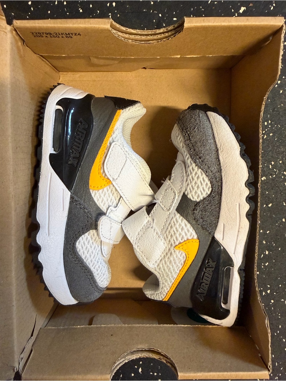 Nike Sir Mac systm td size 7c White, Gray & Yellow Velcro Air Max Sneakers